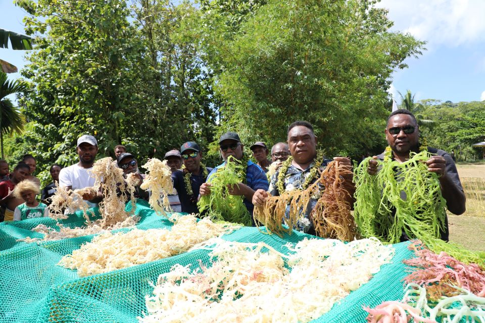 Hou Launches Port Adam Seaweed Farmers Association