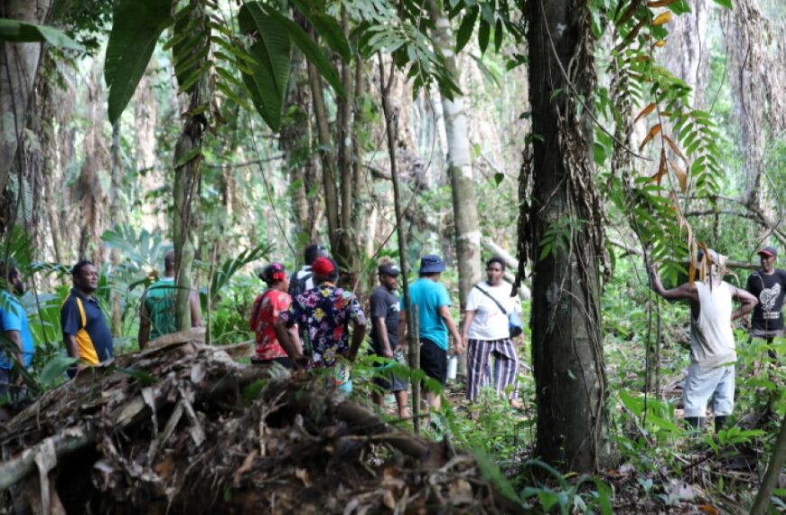 IUCN Team Visits Malaita Conservation Project Sites
