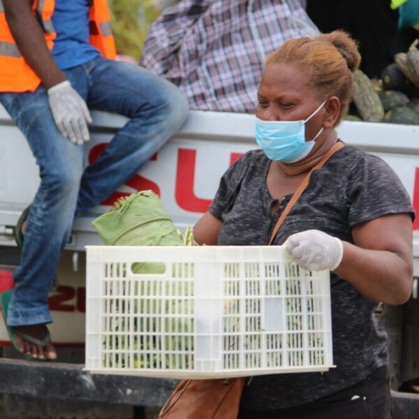 LSC Team-up With Market Vendors to Provide Fresh Fruits And Vegetables During Lock-down