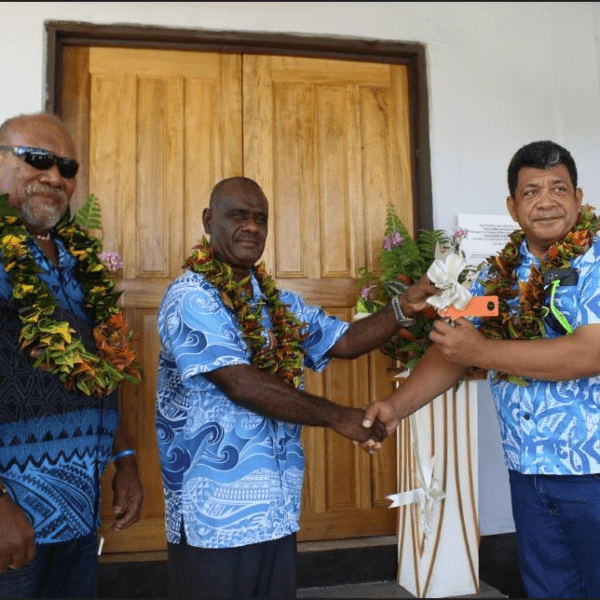 MFAET Minister Hands Over New Taro Pack-House On Malaita to MAL